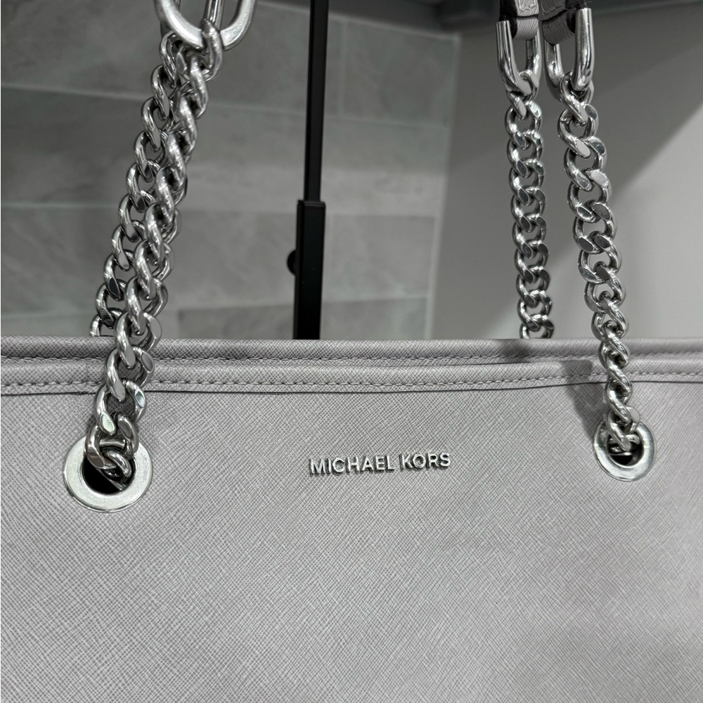Michael Kors Jet Set Travel Large Tote Bag with laptop separator Gray EUC! - Picture 3 of 16